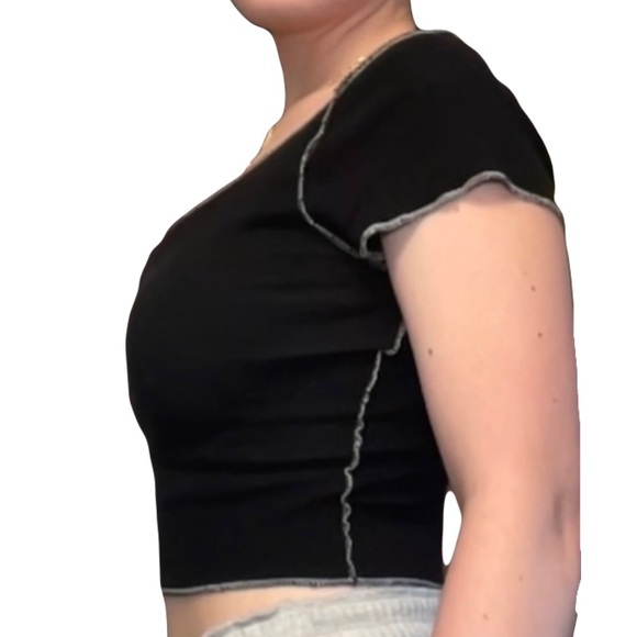 Set of two black cropped T-shirts - Picture 6 of 6